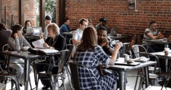 Quelles sont les deux formes de crowdfunding particulièrement adaptées au financement des Start-ups ?