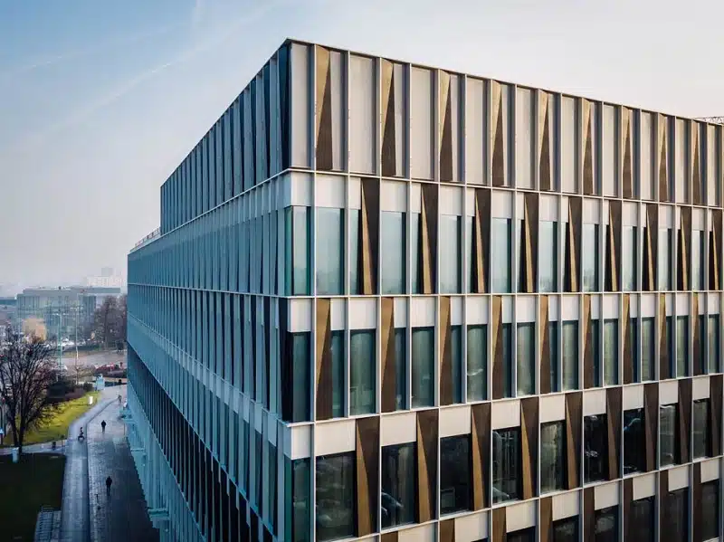 Pourquoi le placement dans les SCPI est-il avantageux